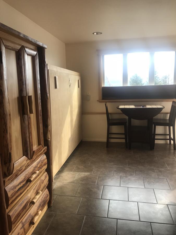 Seward Front Row Bed And Breakfast ภายนอก รูปภาพ